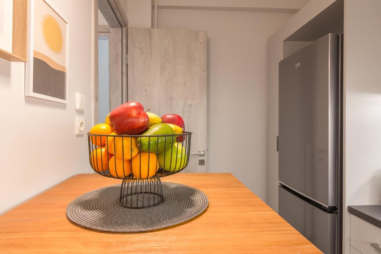 Spacious 2 Bedroom Apartment In Koukaki Athens Exterior photo